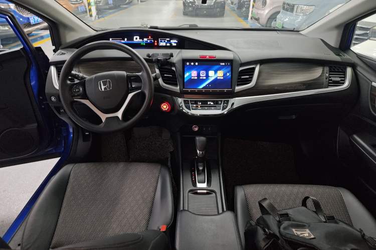 Used Honda Jade 2017 1.8L automatic Comfort version 5 seats
