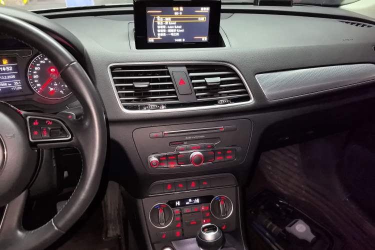 Used Audi Q3 2017 30 TFSI Fashion Model