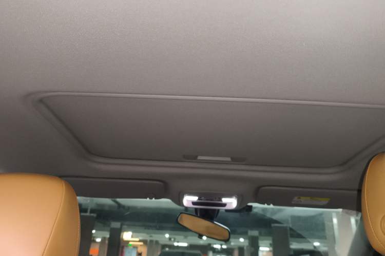 Used Chevrolet Malibu XL 2017 1.5T Automatic Ruichi Edition Headliner