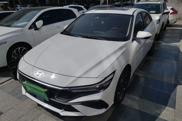 Used Hyundai Elantra 2023 1.5L CVT LUX Prestige Edition