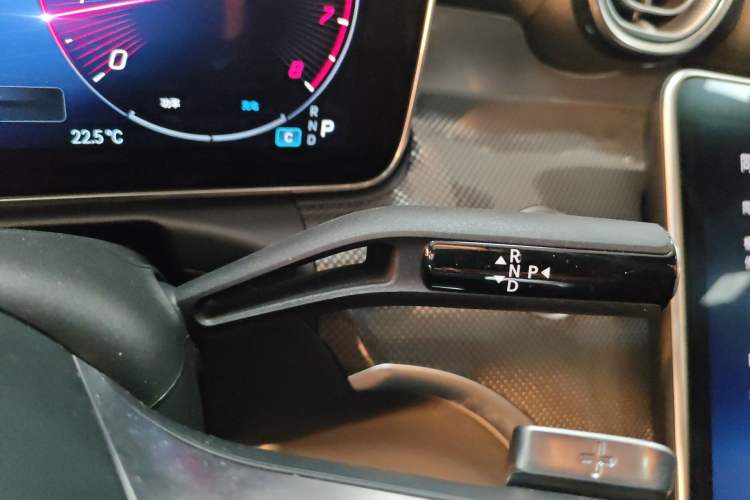 Used Mercedes-Benz C-Class 2024 C 260 L Sport Edition Gear Lever