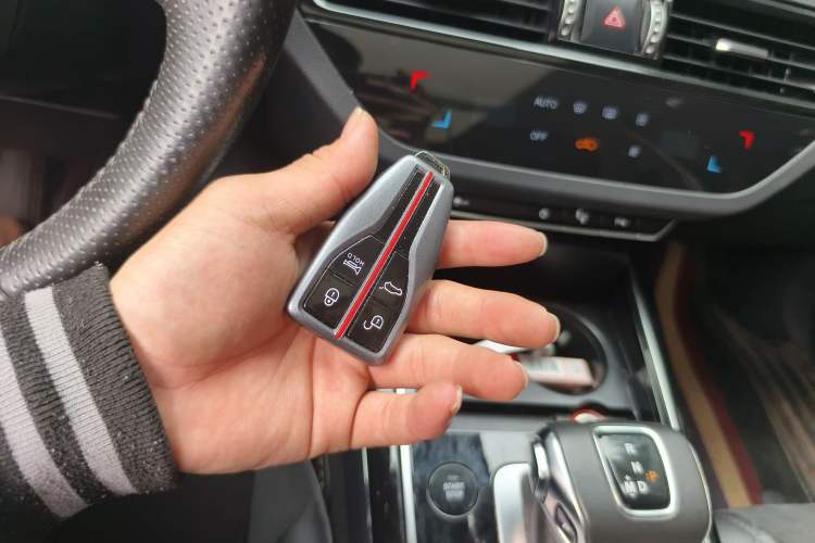 Used Hongqi HS5 2022 2.0T Smart Connect Flagship Edition Vehicle Key