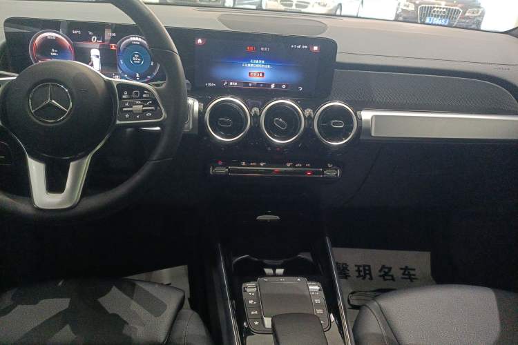 Used Mercedes-Benz GLB 2022 Second Facelift GLB 200 Fashion Edition
