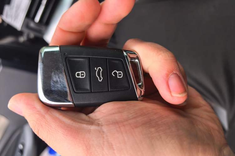 Used Volkswagen Passat 2025 Outstanding Model 380TSI Dragon Glory Edition
