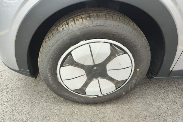 Used Geely Galaxy Geome 2026 Model 310km Youth Edition Exterior 4