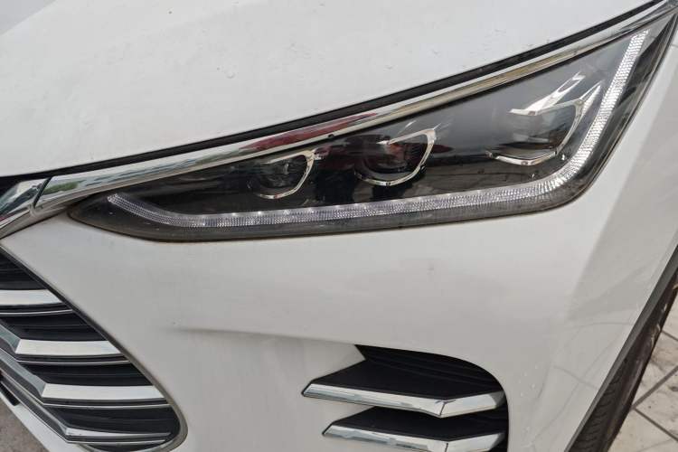 Used BYD Tang New Energy 2018 DM 2.0T All-Wheel Drive Smart Connectivity Luxury Model 7 Seats China V Emission Standard Left Front Headlight