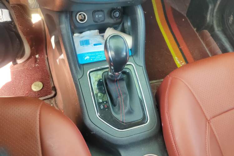 Used CHANGAN CS35 2017 1.6L Automatic Luxury Model Gear Lever