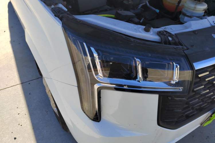 Used SAIC MAXUS Xintu V80 2025 PRO Aoyuntong 2.0T Manual Long Wheelbase Mid-Height 6/7/8/9-Seater
