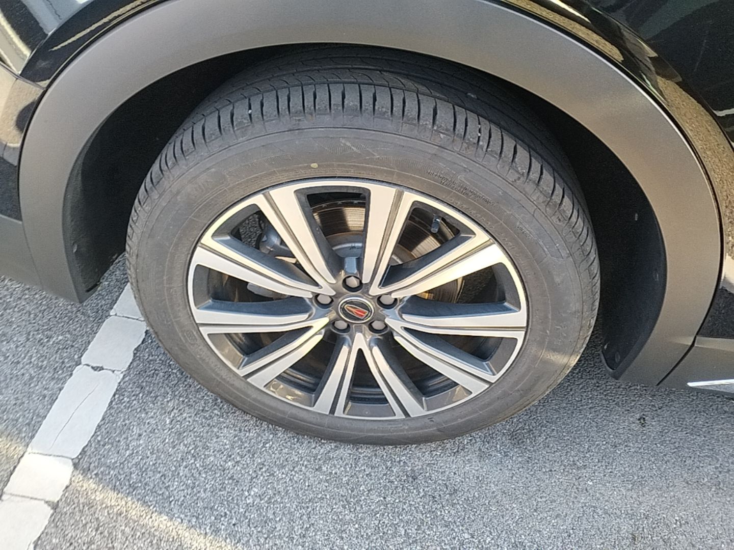 Hongqi HS7 PHEV 2025 Model 2.0T PHEV Four-Wheel Drive 2 Million Units Commemorative Edition 6-Seater — снимка 11