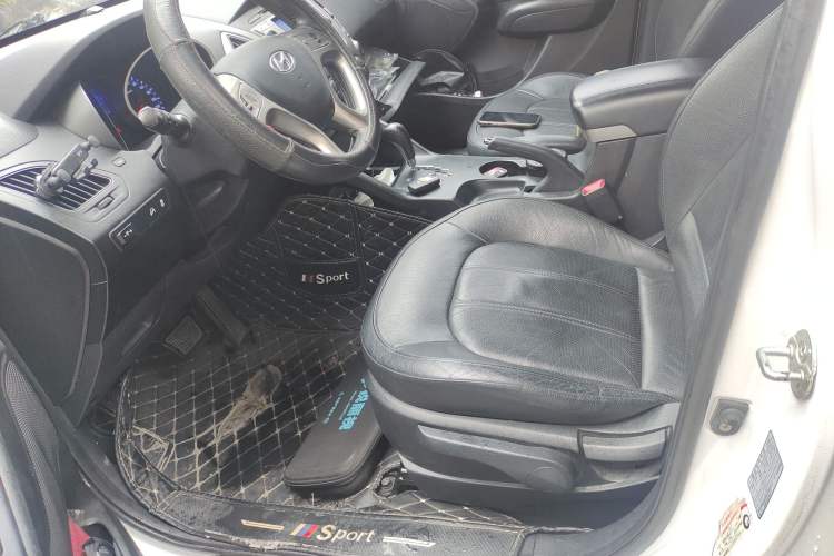 Used Hyundai ix35 2013 2.0L Automatic Two-Wheel Drive Smart GLS China IV Standard
