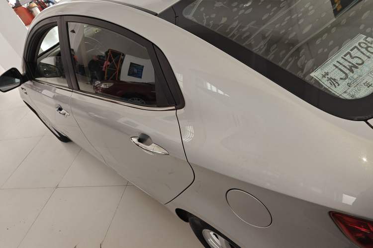 Used Kia K2 2015 Sedan 1.4L MT GLS