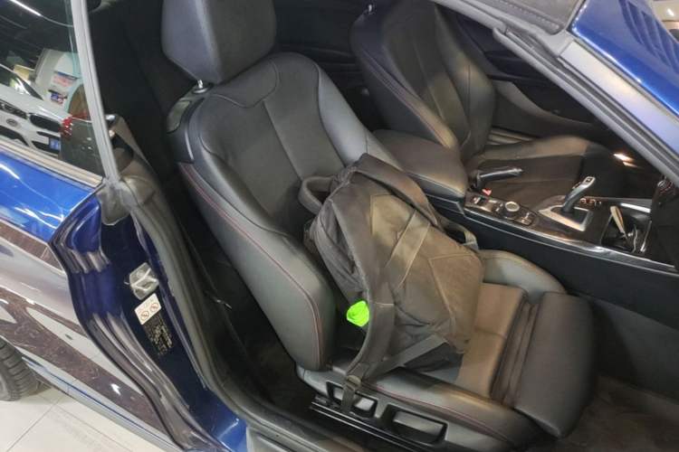 Used BMW 2 Series 2018 220i Convertible Coupe Sports Design Package Right Front Seat