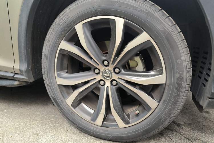 Used Lexus RX 2020 Facelifted 300 4x4 Elegant Edition Right Front Wheel Hub