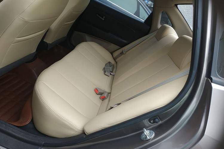 Used Hyundai Celesta 2015 1.6L Automatic Comfort Model Left Rear Seat