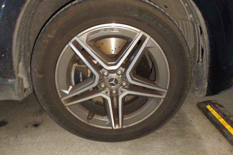 Used Mercedes-Benz GLE 2024 GLE 450 4MATIC Stylish Model Right Front Wheel Hub