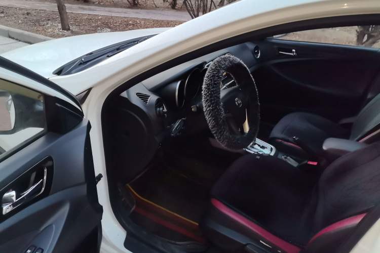 Used CHANGAN Eado 2013 1.6L Automatic ZhiKu Model China IV Standard
