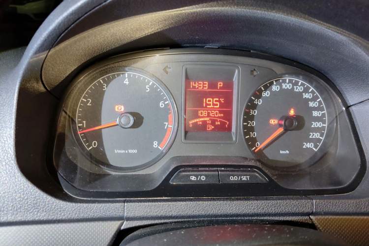 Used Volkswagen Jetta 2013 1.6L Automatic Fashion Model Instrument Cluster