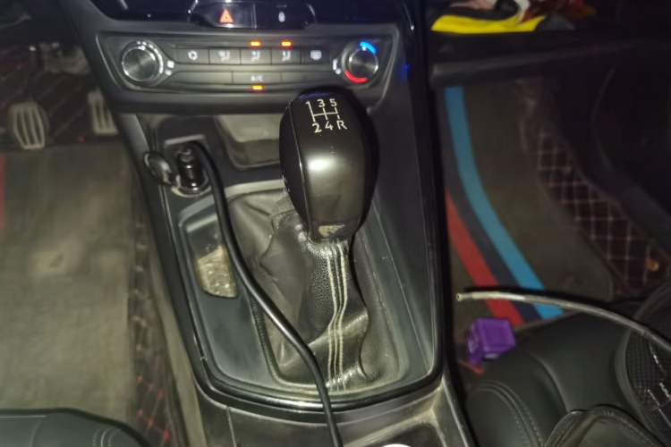 Used Peugeot 308 2016 1.6L Manual Fashion Edition