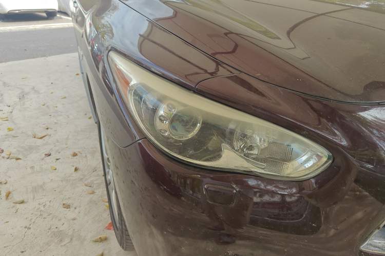 Used Infiniti QX60 2014 3.5L Four-Wheel Drive All-Terrain Version Right Front Headlight