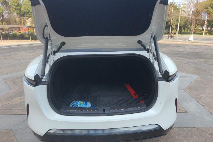 Used Avatr 11 2023 HarmonyOS Version Smart Enjoyment Upgrade Model 90-Degree Rear-Wheel Drive Edition
