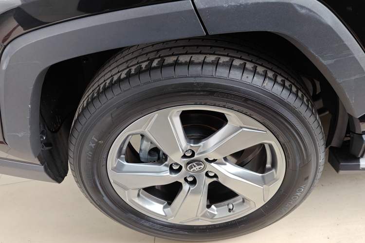 Used Toyota RAV4 2021 2.0L CVT Two-Wheel Drive Fashion PLUS Edition
