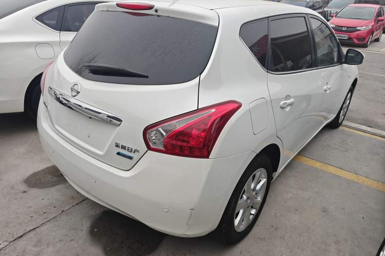 Used Nissan Tiida 2011 1.6L Manual Comfort Edition
