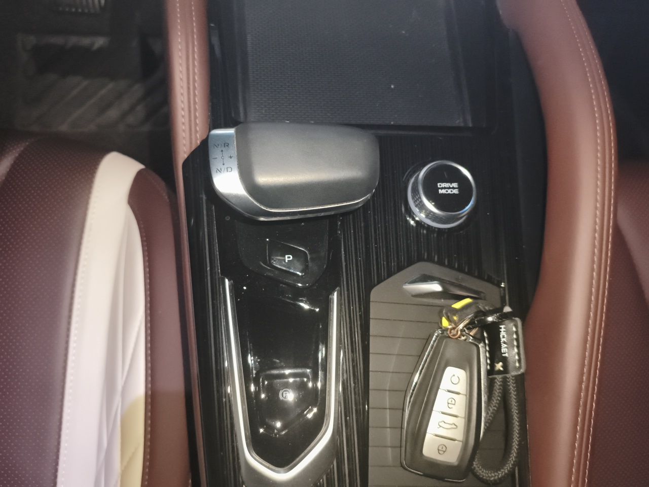 Geely Auto Monjaro L 2021 2.0TD DCT EVO Two-Wheel Drive Prestige Version — снимка 14