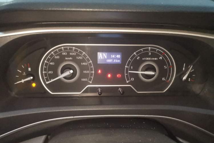 Used SAIC MAXUS Xintu V80 2021 2.0T AMT Classic Aoyuntong Short Wheelbase Ultra-Low Roof 7/8/9-Seater Instrument Cluster