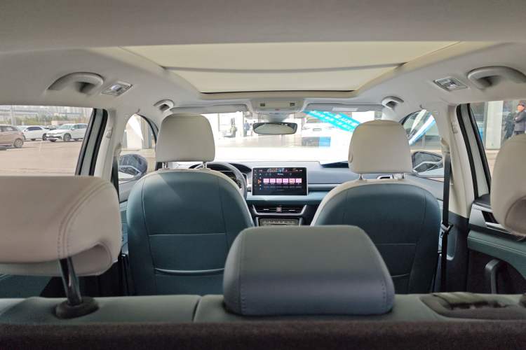 Used Volkswagen Tharu 2024 300TSI Two-Wheel-Drive Moon Luxury Edition Headliner