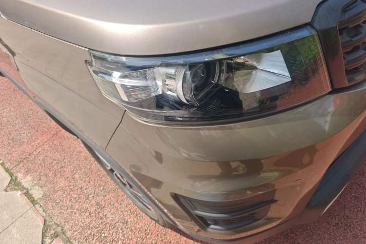 Used CHANGAN OSHAN X70A 2019 1.5L Manual Basic Version China VI Standard Right Front Headlight