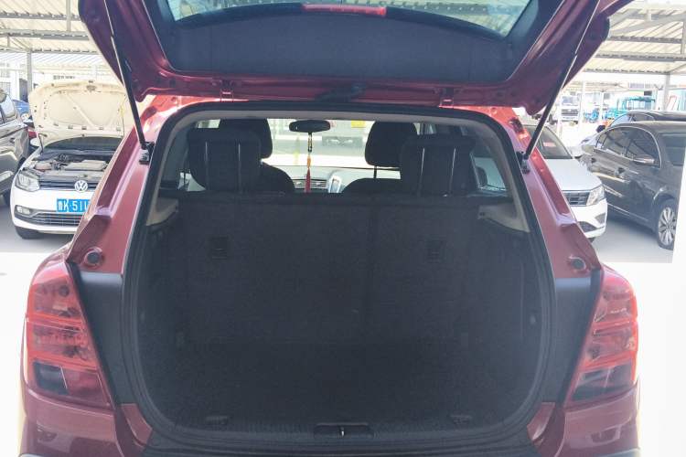 Used Chevrolet Trax 2014 1.4T Manual Two-Wheel Drive Comfort Model Trunk