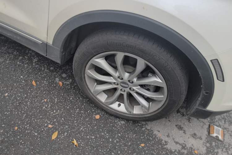 Used Lincoln MKC 2017 2.0T Four-Wheel Drive Zunya Edition Right Front Wheel Hub