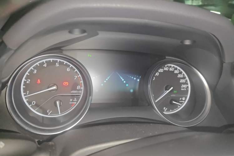 Used Toyota Camry 2018 2.0G Luxury Edition
