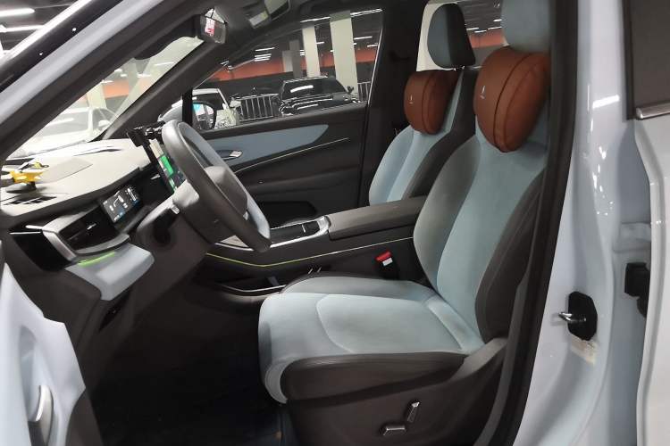 Used Livan Livan 7 2023 605km Hunter Light