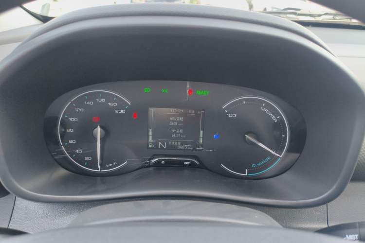 Used Wuling Hongguang New Energy 2025 Model Range-Extending Hybrid 150KM Standard Edition Instrument Cluster