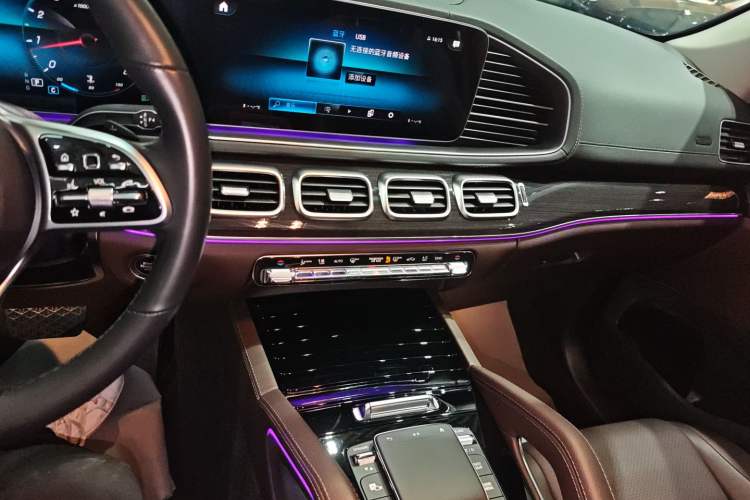 Used Mercedes-Benz GLE 2023 GLE 350 4MATIC Stylish Model Audio And AC Panel