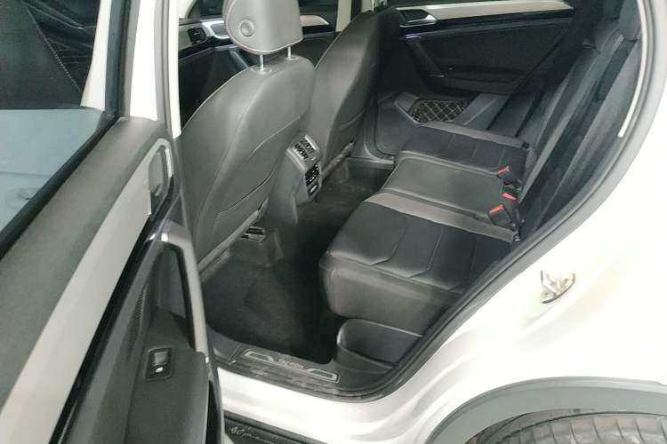 Used Volkswagen Tayron 2022 280TSI Two-Wheel Drive Luxury Smart Connectivity Version Left Rear Seat