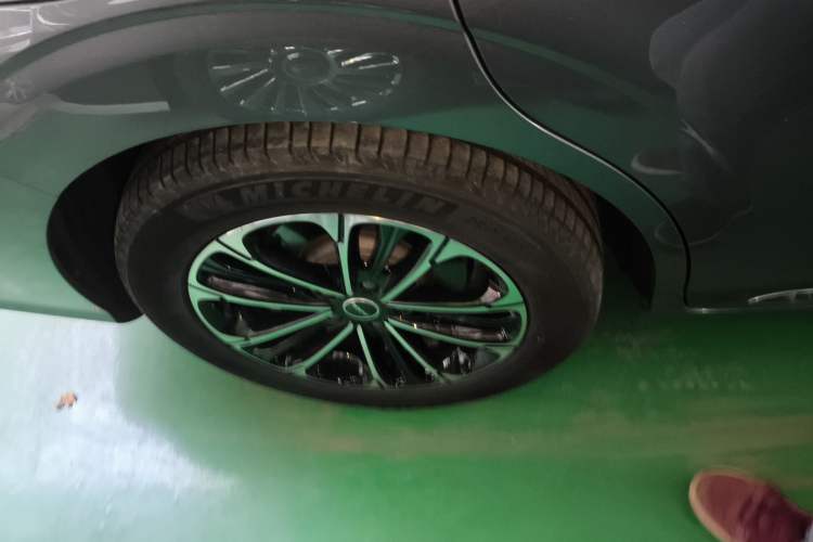 Used Roewe iMAX8 2022 400TGI Prestige Edition Right Rear Wheel Hub