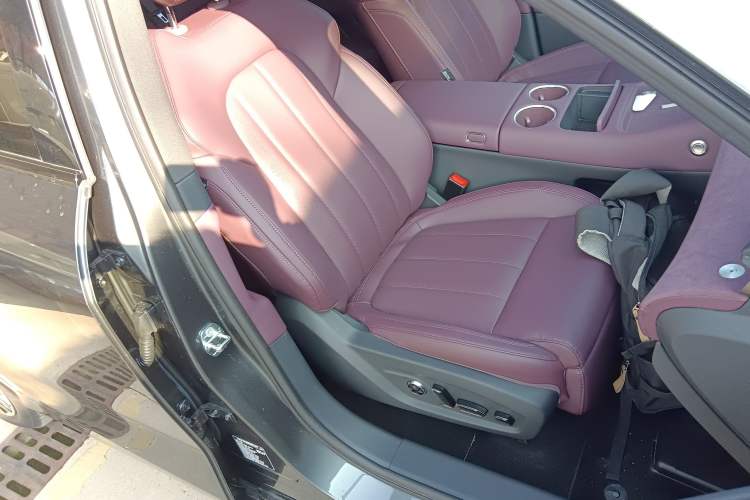 Used VOYAH FREE 2025 Model FREE+ Rear-Drive Qiankun Edition Right Front Seat