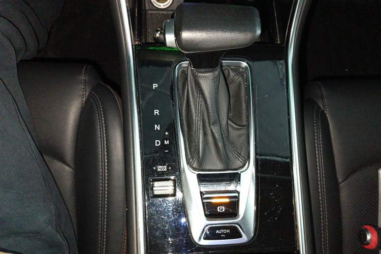 Used CHANGAN CS75 2020 280T Automatic Ya Zhi Model China VI Standard Gear Lever