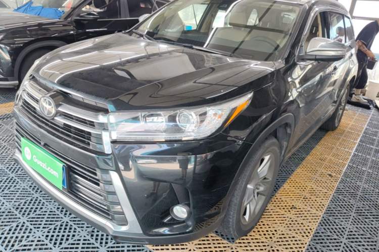 Toyota Highlander 2018 2.0T Two-Wheel Drive Prestige Version 7 Seats China V Emission Standard مستعملة