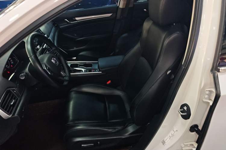 Used Honda Accord 2018 260TURBO Elite Edition China VI Left Front Seat