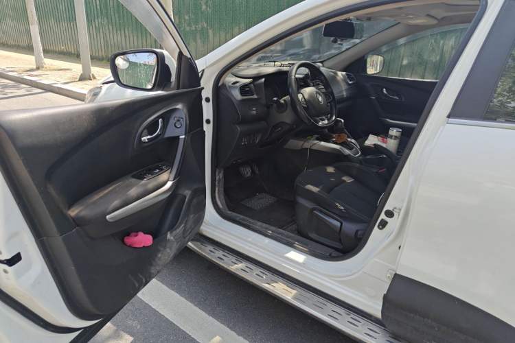 Used Renault Kadjar 2017 2.0L Two-Wheel Drive Comfort Edition Driver Seat