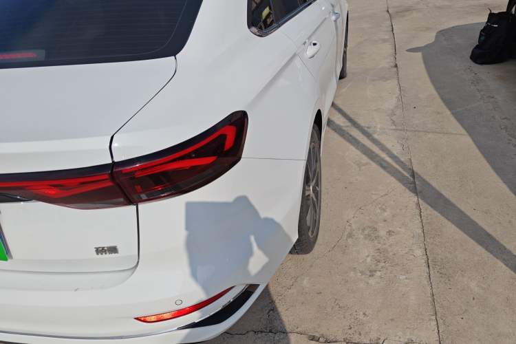 Used Geely Auto Emgrand 2023 4th Generation Champion Edition 1.5L CVT Prestige Model
