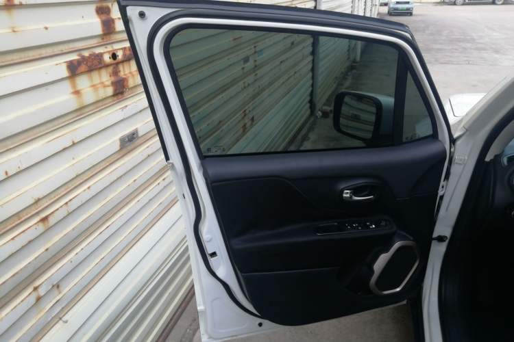 Used Jeep Renegade 2017 180T Automatic High-Energy Version