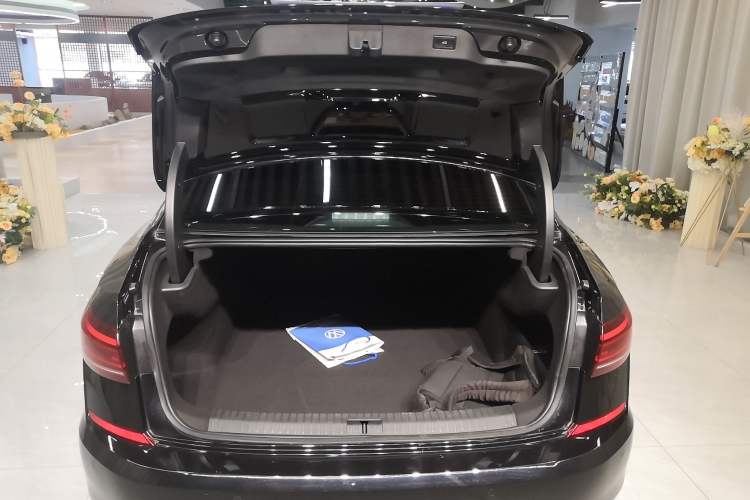 Used Volkswagen Passat 2023 Facelift 330TSI Luxury Edition
