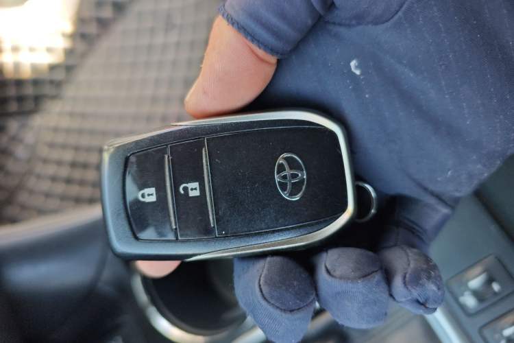 Used Toyota Highlander 2018 2.0T Four-Wheel Drive Luxury Edition 7 Seats China V Emission Standard