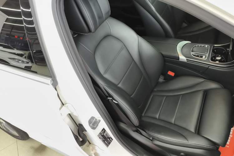 Used Mercedes-Benz C-Class 2019 Restyled C 260 L Sport Edition Right Front Seat