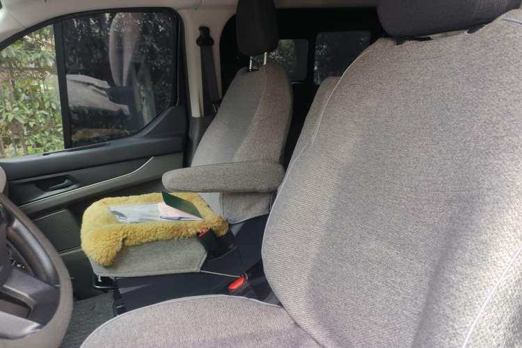 Used Ford Transit 2023 2.0T Diesel Automatic Multi-Purpose Commercial Vehicle Mid-Frame Mid-Roof 5/6 Seats