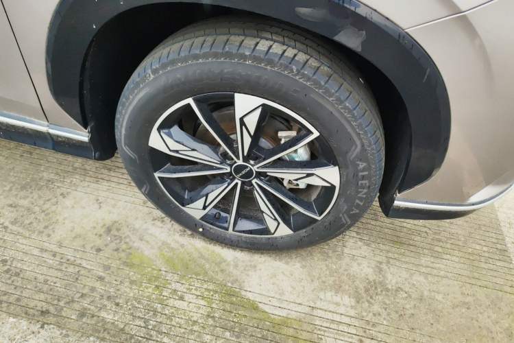 Used Roewe RX5 New Energy 2023 eRX5 Super Hybrid Premium Edition Right Front Wheel Hub